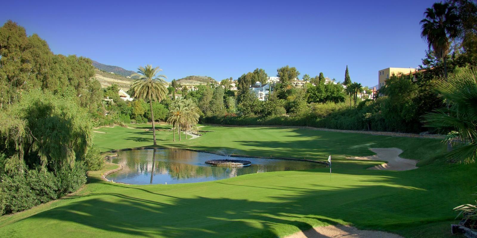 Why British Buyers Love Living Next to Golf Courses in Spain